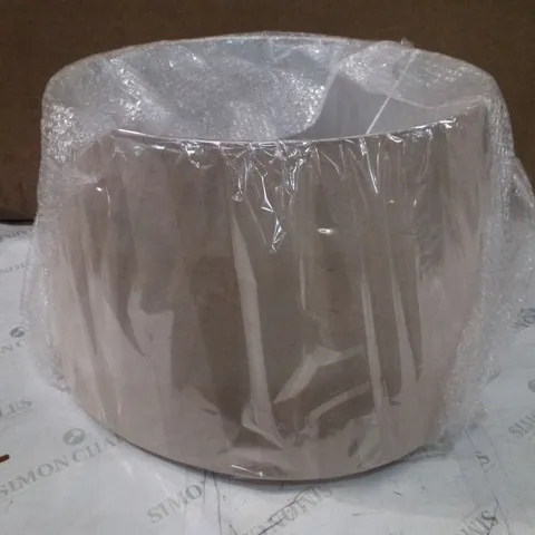 BOXED LARGE LINEN SHADE