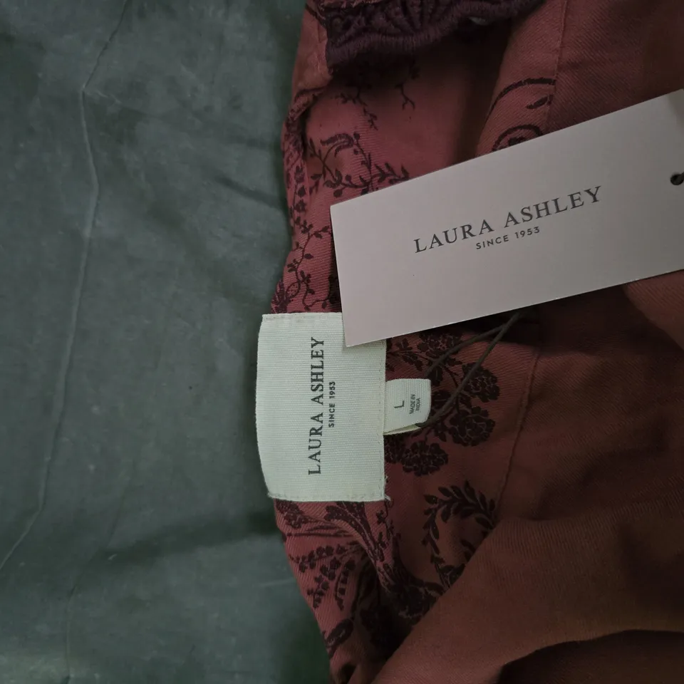 LAURA ASHLEY WOMEN'S ROBE (DRESSING GOWN) - PINK DAMASK PATTERN, UK SIZE L