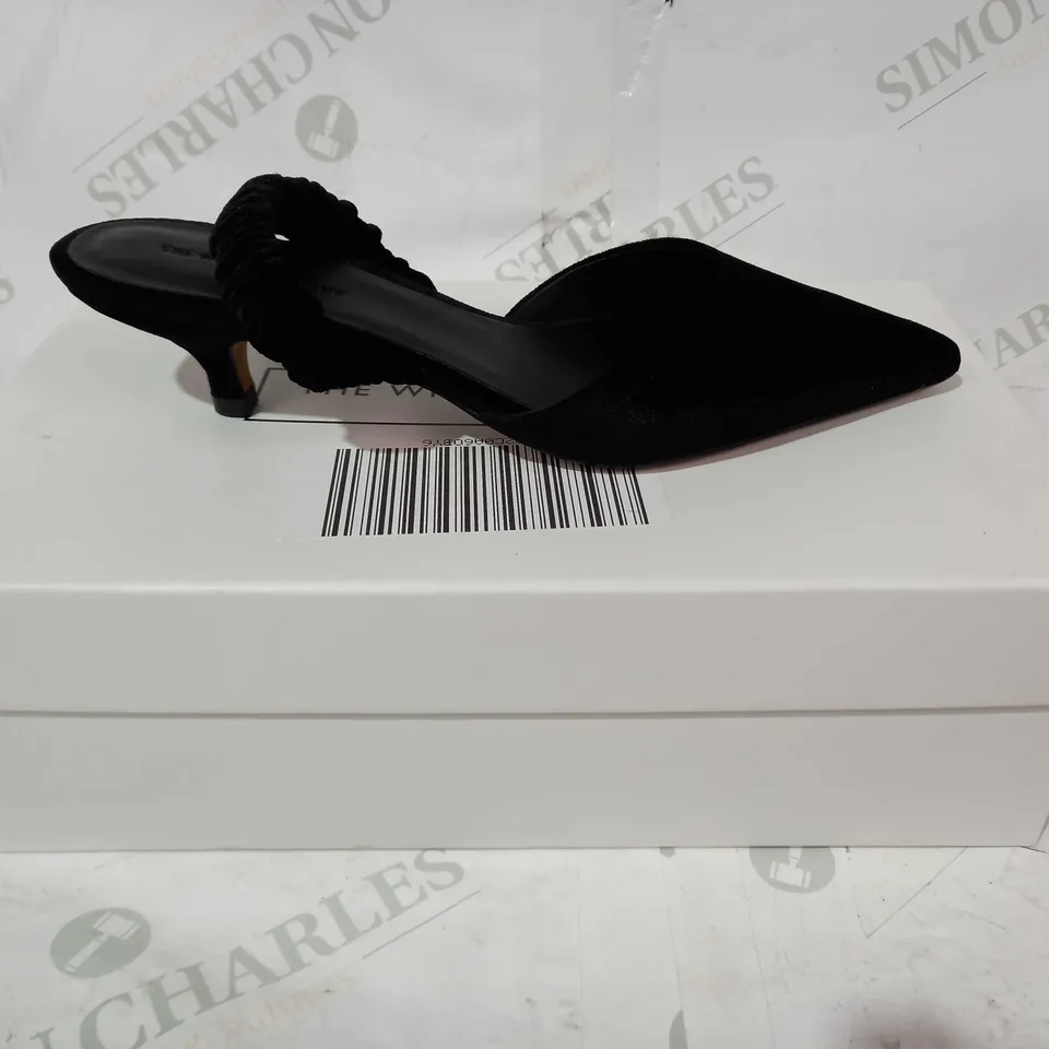 BOXED PAIR OF THE WHITE COMPANY SLINGBACK HEELED MULES IN BLACK EU SIZE 37