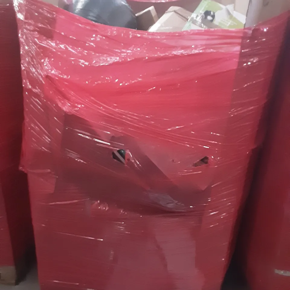 LARGE PALLET OF ASSORTED HOMEWARE ITEMS TO INCLUDE KNITTING MACHINE, STEP STOOL, COFFEE MACHINE ETC