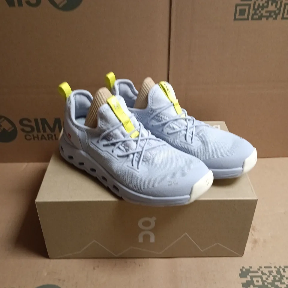 BOXED PAIR OF ON RUNNING CLOUDLEAP KIDS' TRAINERS - 3