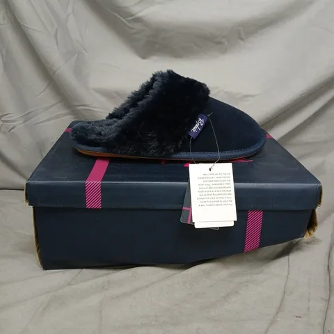 BOXED PAIR OF RYDALE NAVY FAUX-FUR LINED SLIPPERS  - SIZE 3-4