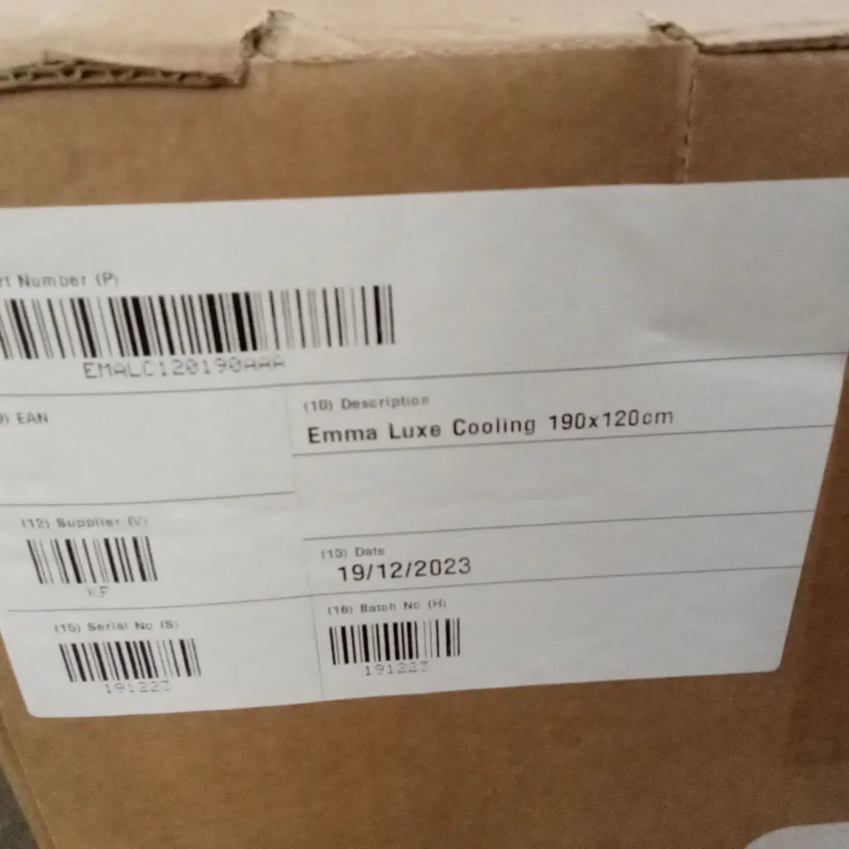 BRAND NEW BOXED AND ROLLED EMMA LUXE COOLING MATTRESS 190 X 120CM (SMALL DOUBLE SIZE)