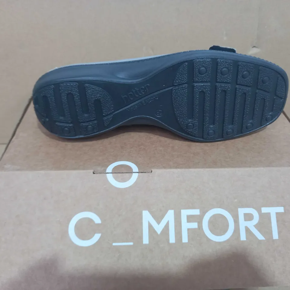 BOXED PAIR OF HOTTER SLIP ON SHOES IN GREY UK SIZE 5.5