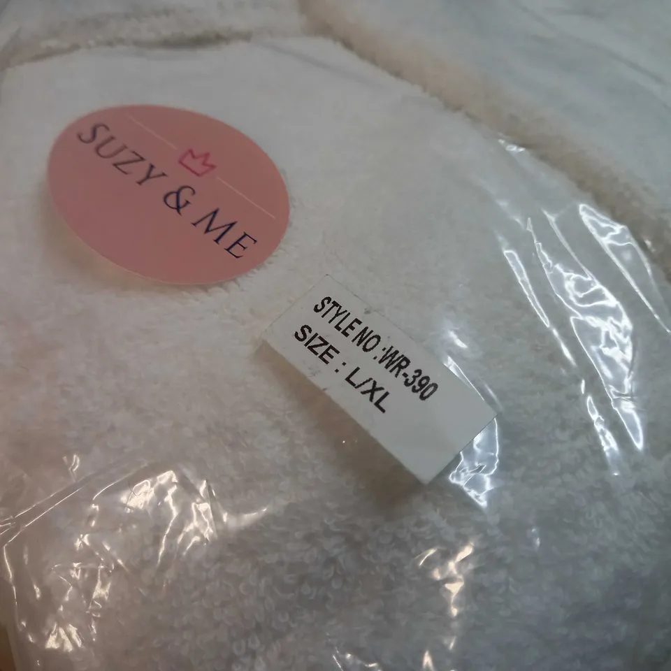 PACKAGED DESIGNER WHITE TOWEL DRESSING GOWN - L/XL