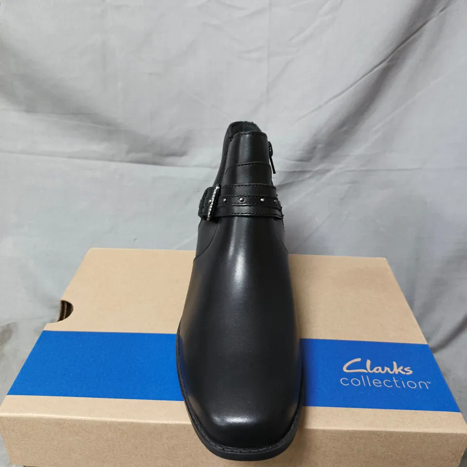 BOXED PAIR OF CLARKS COLLECTION BLACK LEATHER ANKLE BOOTS – WOMEN'S - SIZE 6