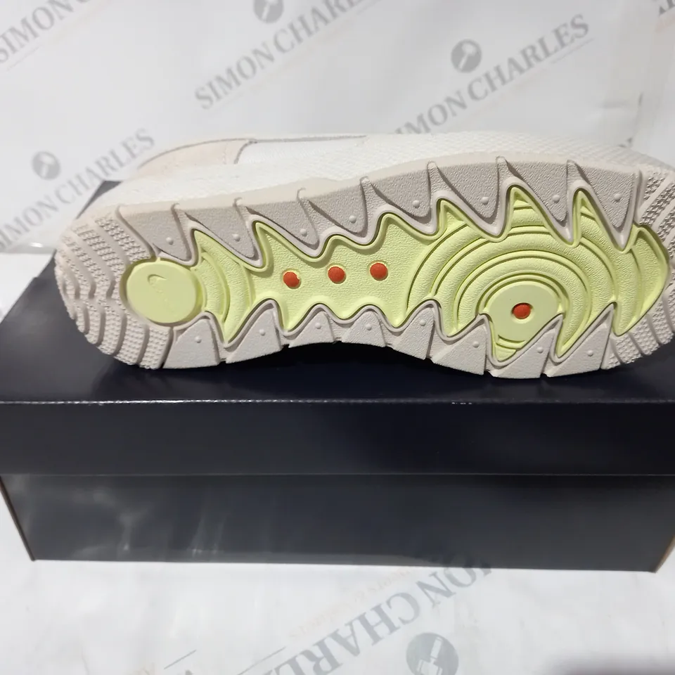 MIKE AIR FORCE 1 WILD SIZE 6
