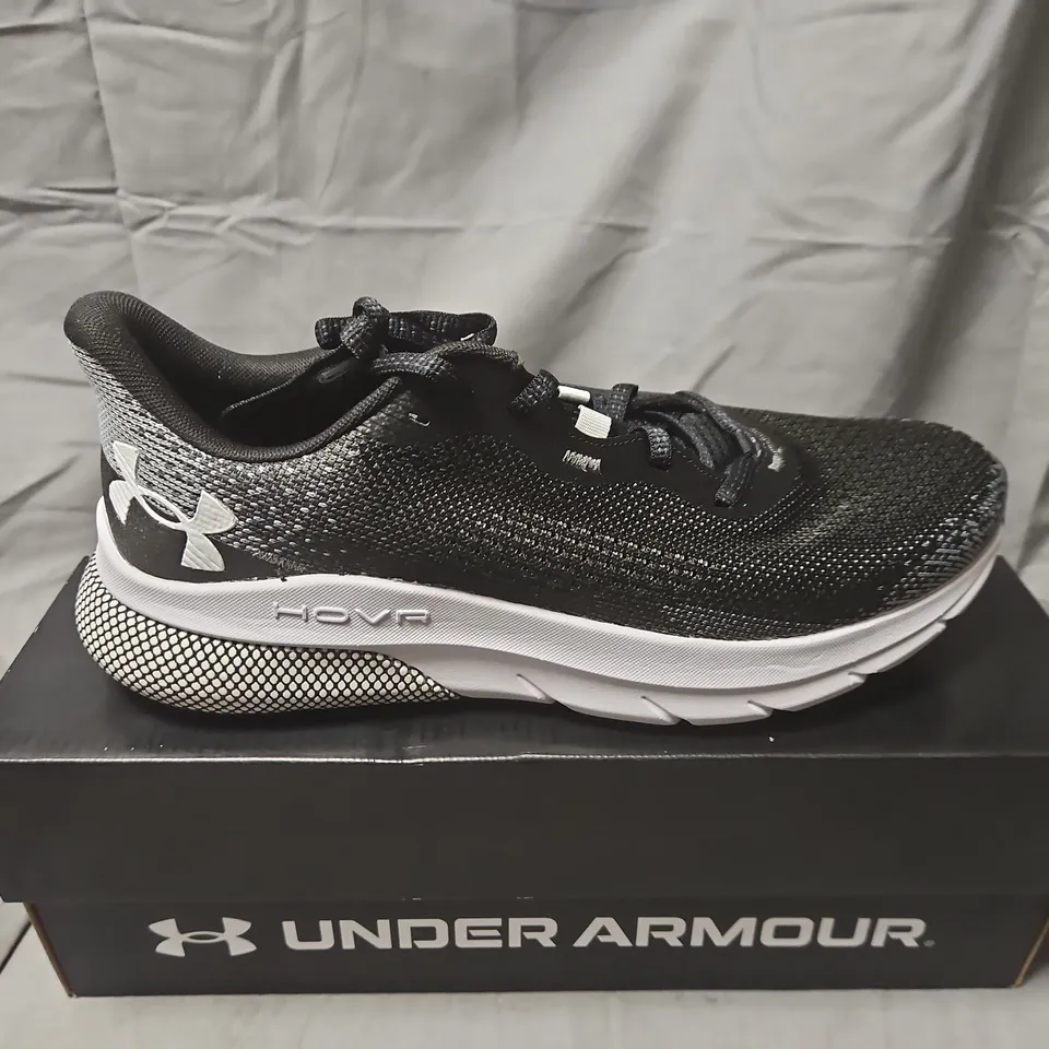 BOXED UNDER ARMOUR UA HOVR TURBULENCE 2 TRAINERS – BLACK/GRAY, UK 8