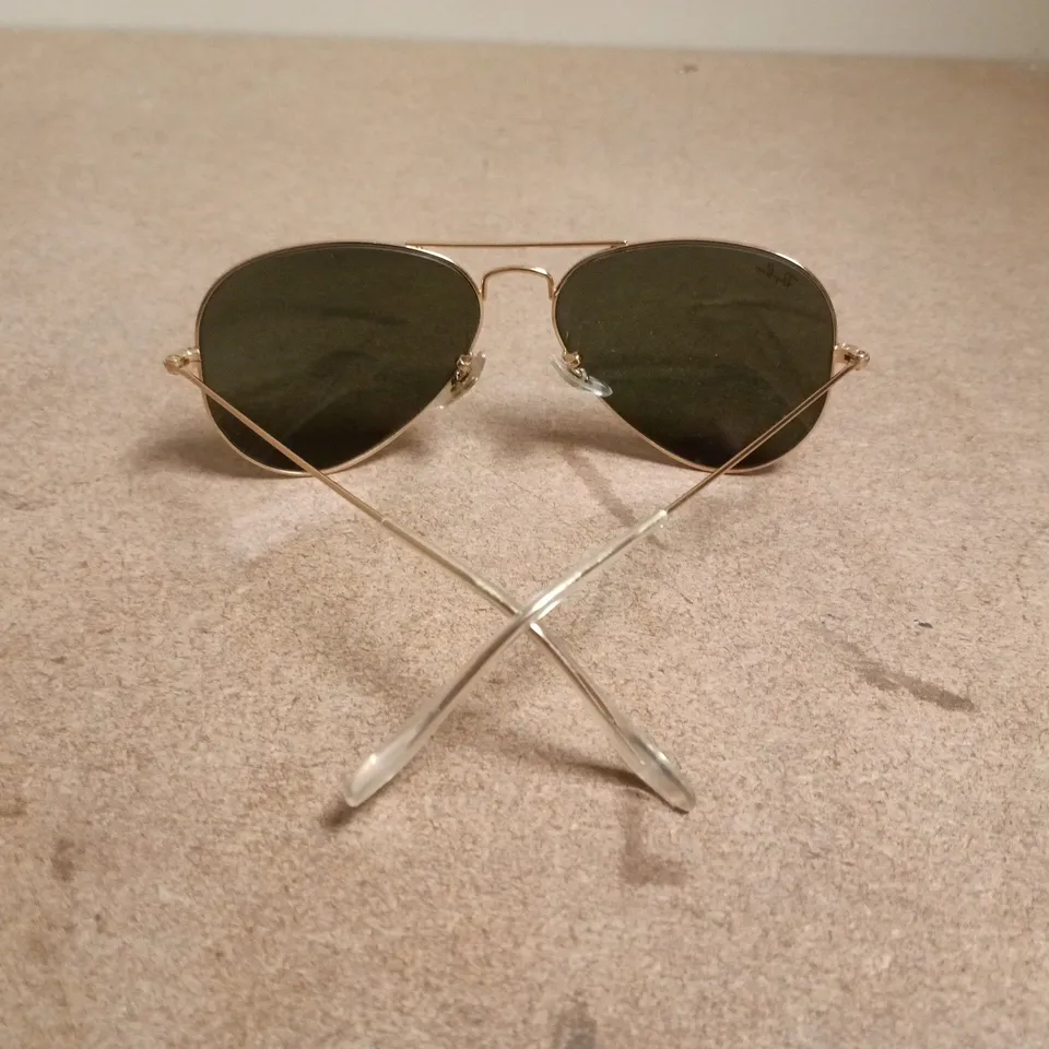 RAY-BAN AVIATOR SUNGLASSES – GOLD TONE FRAME WITH GREEN LENSES