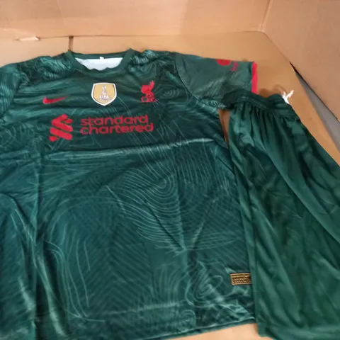 LIVERPOOL FC SHIRT AND SHORTS - 3XL