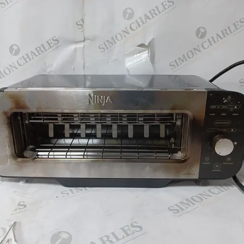 NINJA 2 IN 1 TOASTER & GRILL ST100UK