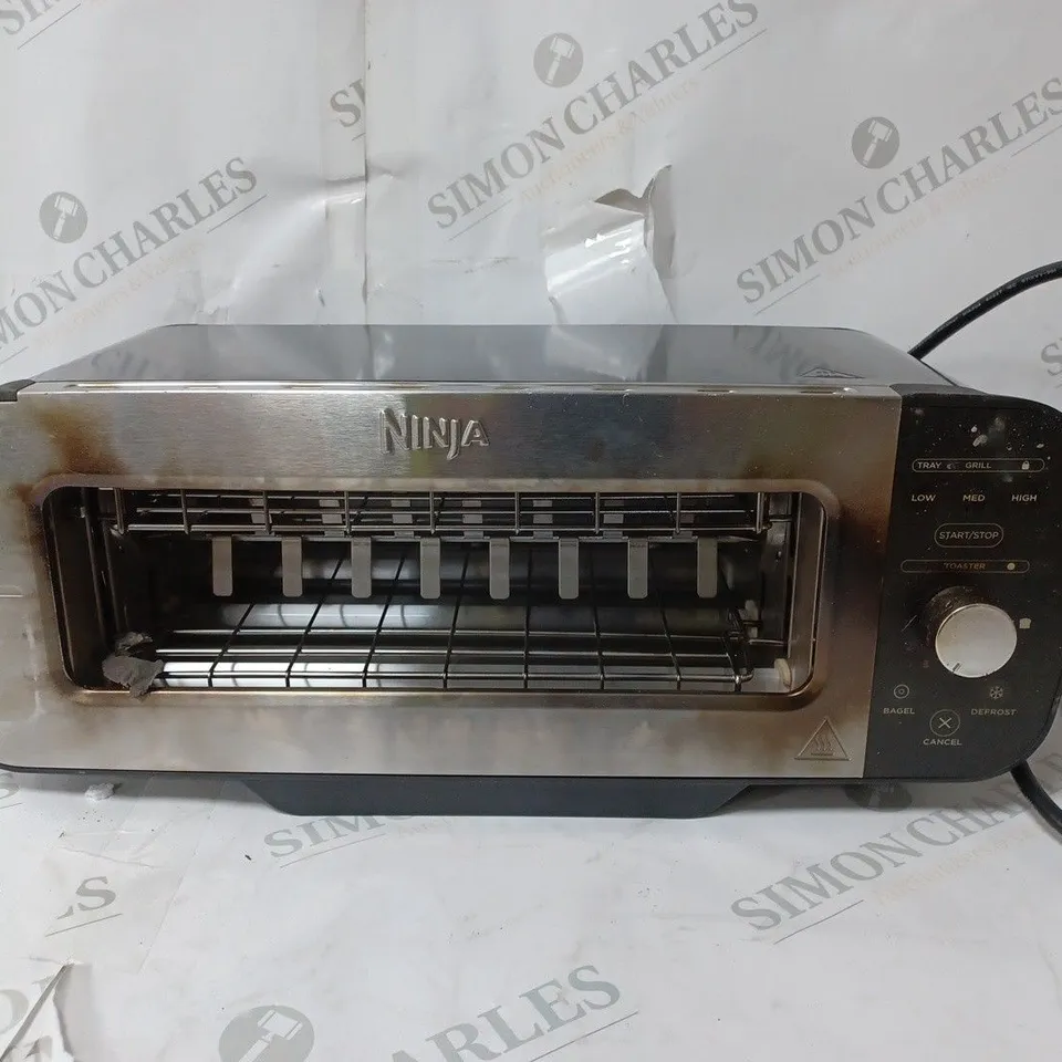 NINJA 2 IN 1 TOASTER & GRILL ST100UK