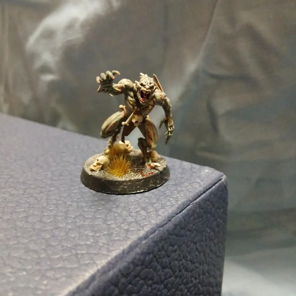 APPROXIMATELY 40 ASSORTED CRYPT GHOUL WARHAMMER FIGURES