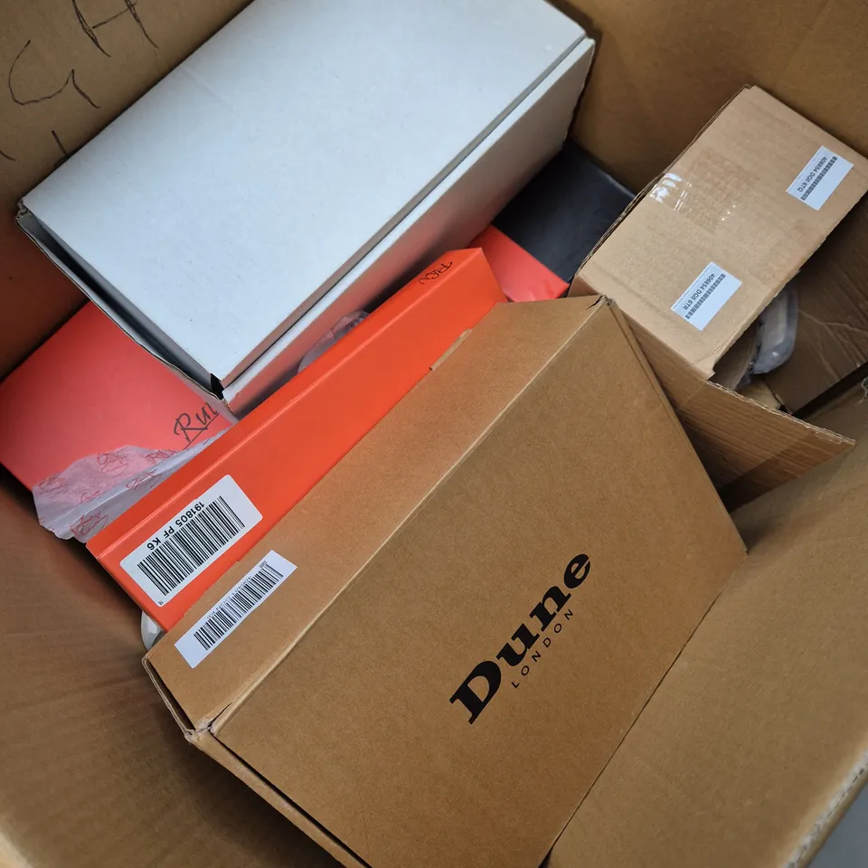 BOX OF 8 ASSORTED SHOES TOO INCLUDE DUNE LONDON , RUTH LANGSFORD , ETC