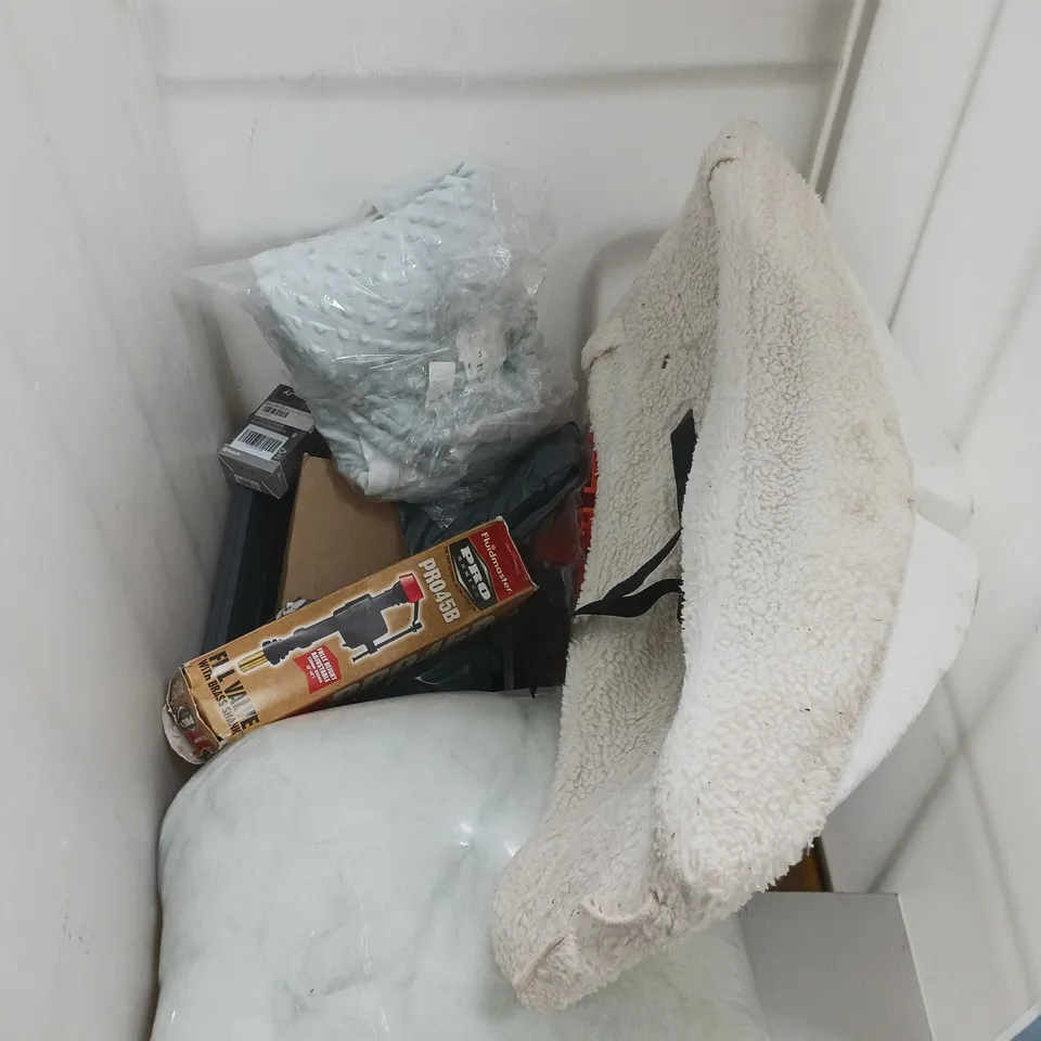CAGE OF APPROXIMATELY 15 ASSORTED ITEMS TO INCLUDE - LEAKY LOO STARTER SET - EE BRIGHT BOX 1 WIRELESS ROUTER - VERIFONE VX 520 ECT - COLLECTION ONLY
