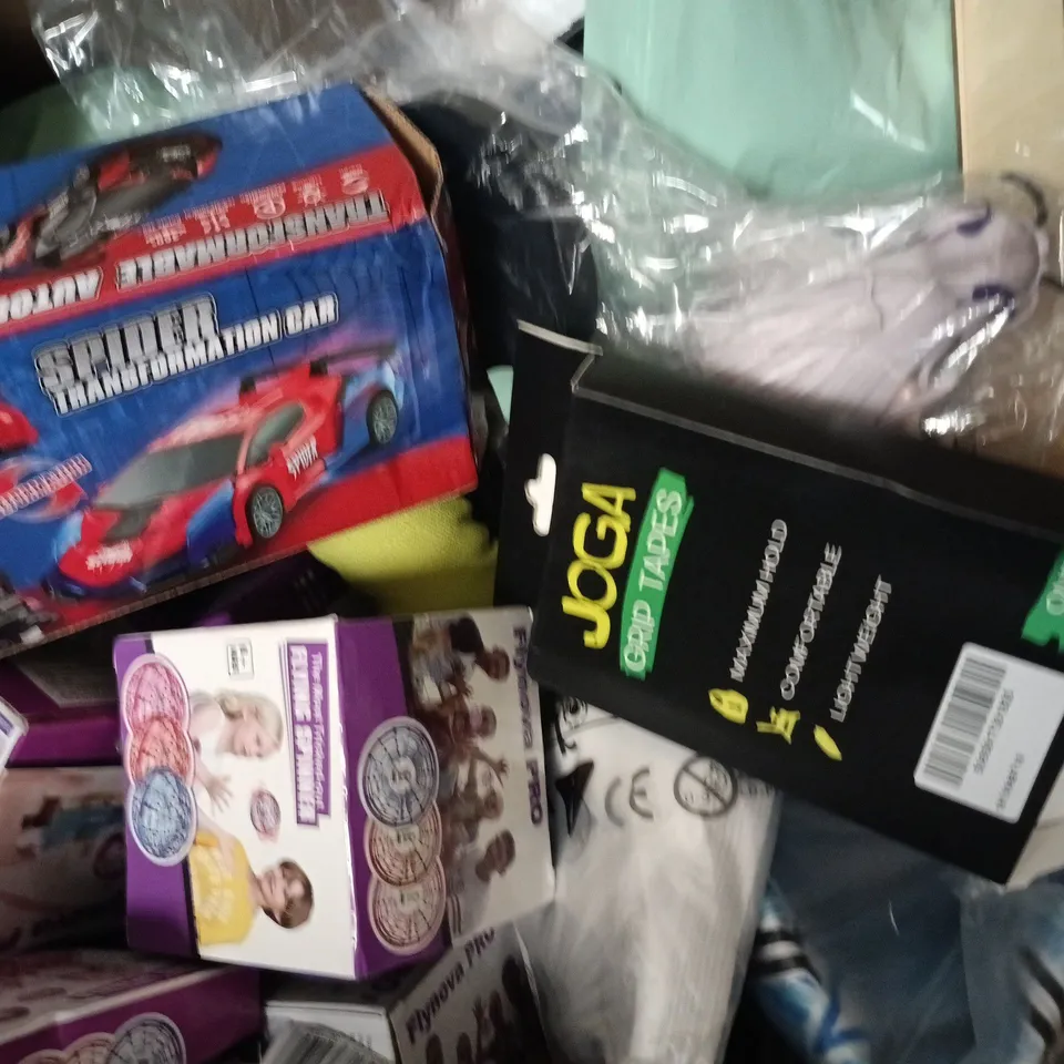 BOX OF APPROXIMATELY 20 ASSORTED TOYS AND GAMES TO INCLUDE FLYNOVA PRO FLYING SPINNER, GLITTER GELLI BAFF, ETC - COLLECTION ONLY