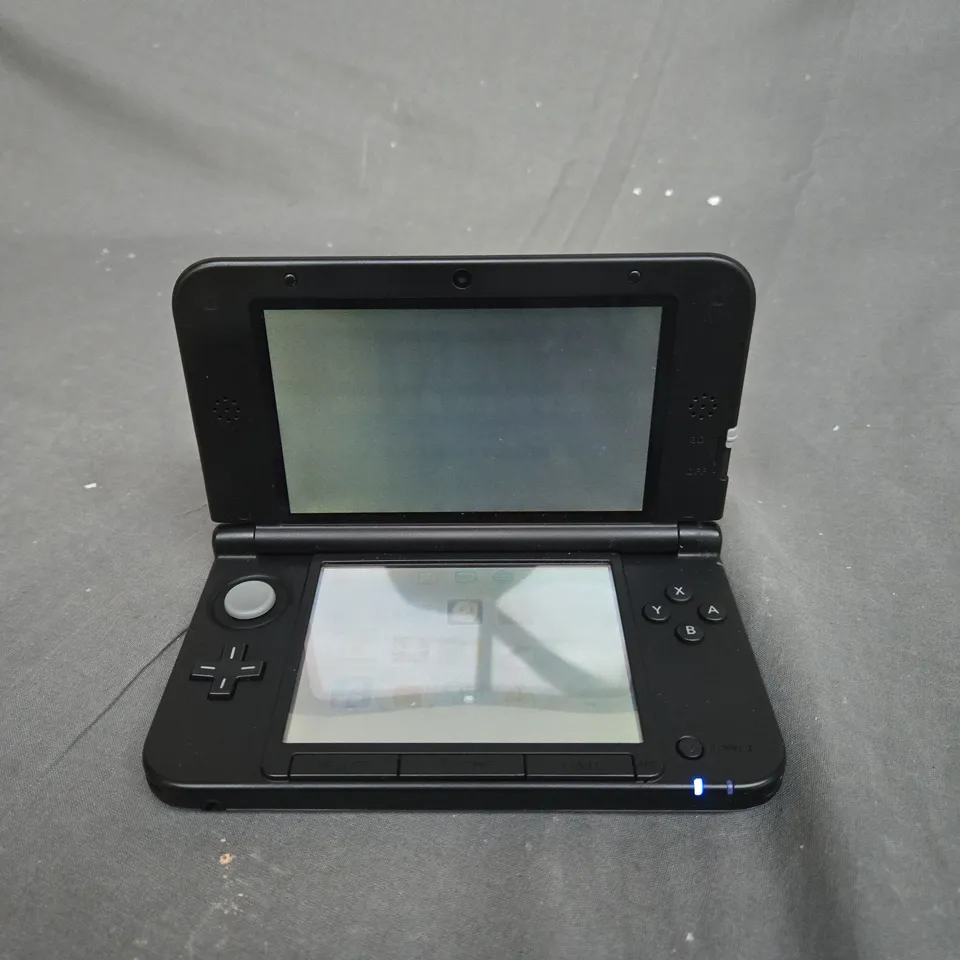 NINTENDO 3DS XL