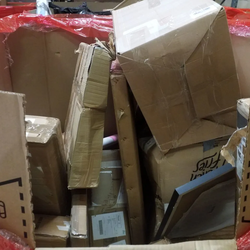 PALLET CONTAINING ASSORTED PRODUCTS INCLUDING HOLLYWOOD MAKEUP MIRROR, FIRE GUARD, WALL MOUNTED MIRROR & PICTURE FRAME SET