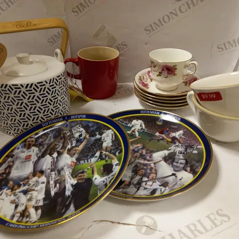 ASSORTED CERAMICS TEA SETS MEMORABILIA PLATES 
