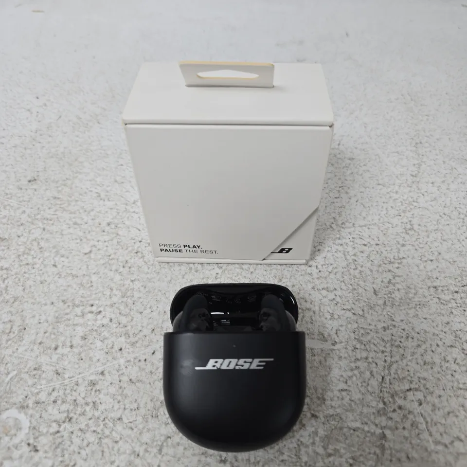 BOSE WIRELESS EARBUDS WITH CHARGING CASE – BLACK