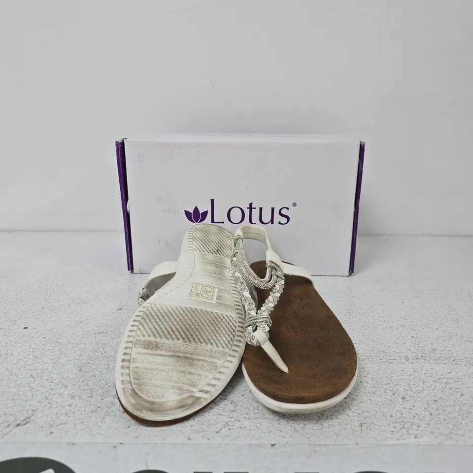 LOTUS WHITE SANDALS ULP406, UK 7