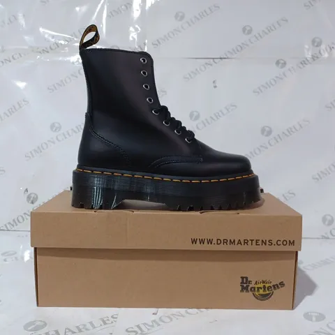 BOXED PAIR OF DR MARTENS JADON LEATHER PLATFORM ANKLE BOOTS IN BLACK UK SIZE 4