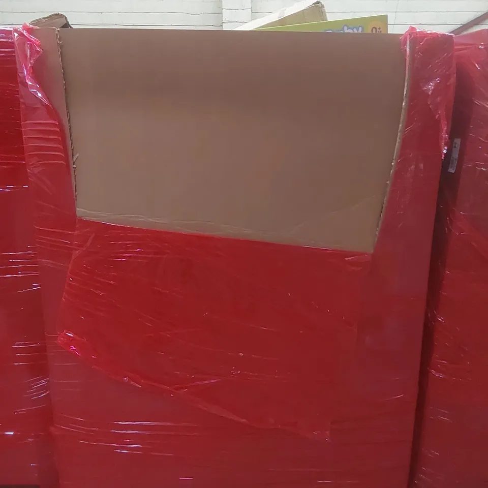 PALLET CONTAINING A LARGE QUANTITY OF ASSORTED ITEMS INCLUDING: PATIO HEATER, BABY FITNESS BLANKET ECT