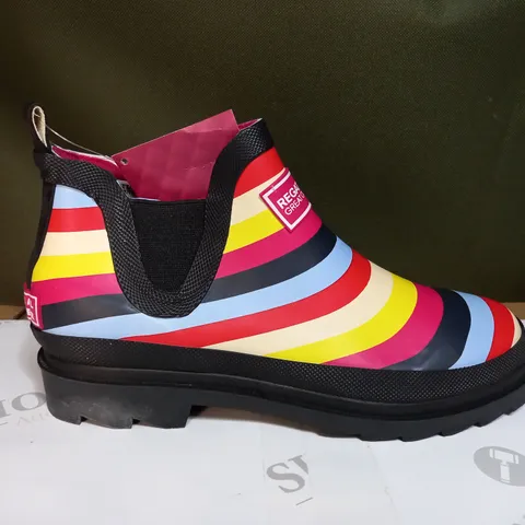 REGATTA LADY HARPER BOOTS SIZE 4