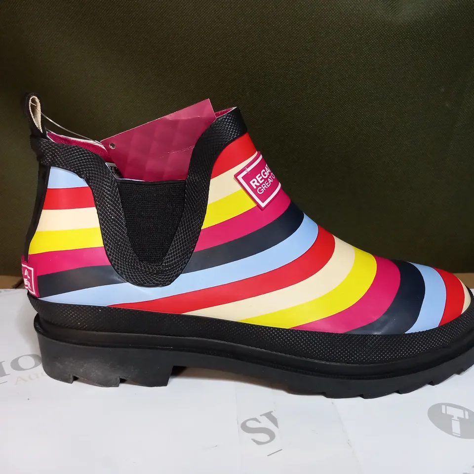 REGATTA LADY HARPER BOOTS SIZE 4