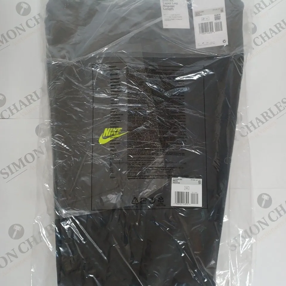 NIKE SLIM FIT TAPER PANTS IN BLACK SIZE XS
