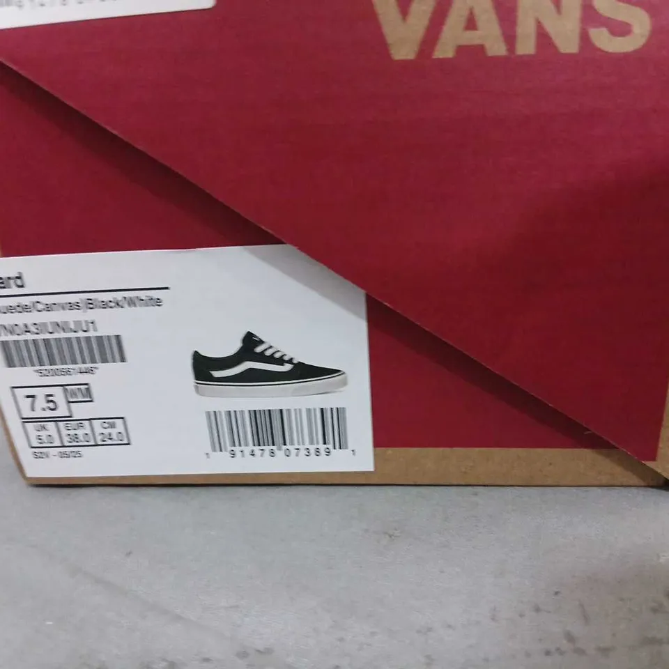 VANS WARD SNEAKERS – BLACK/WHITE – UK 5 (US 7.5 / EU 38)