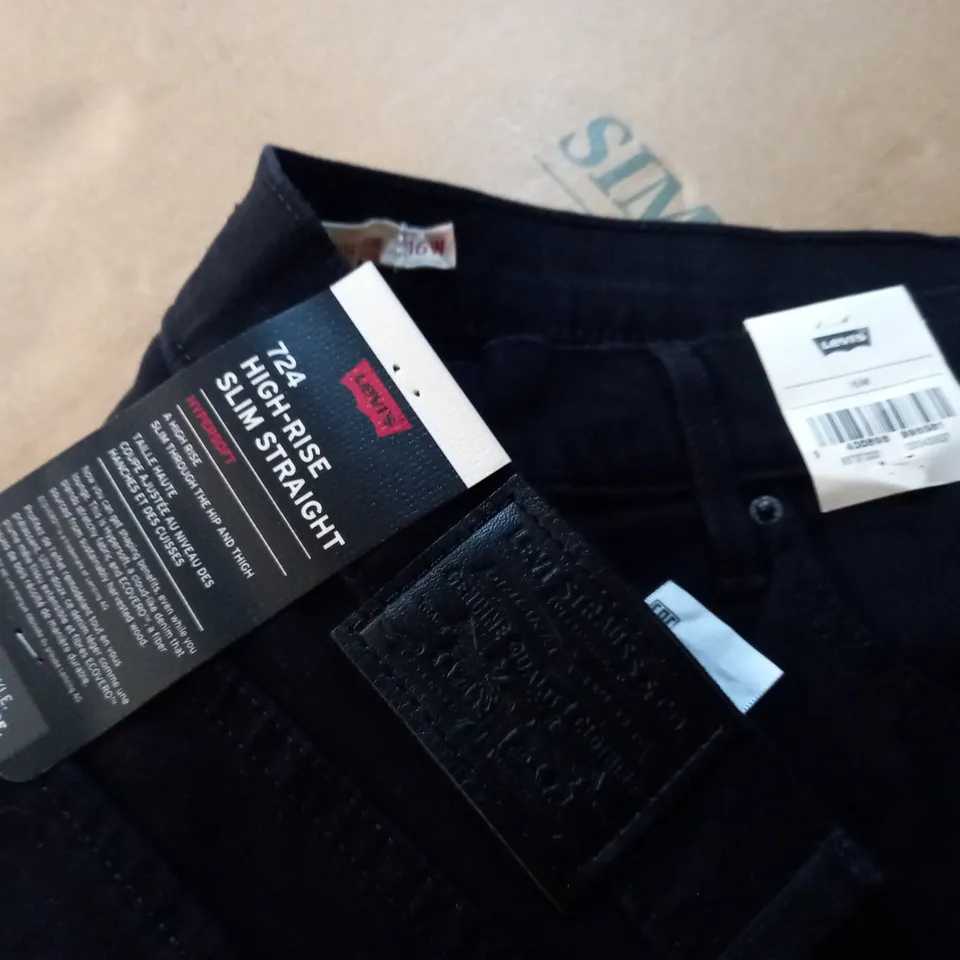 LEVIS 724 HIGH-RISE SLIM STRAIGHT JEANS - 16W