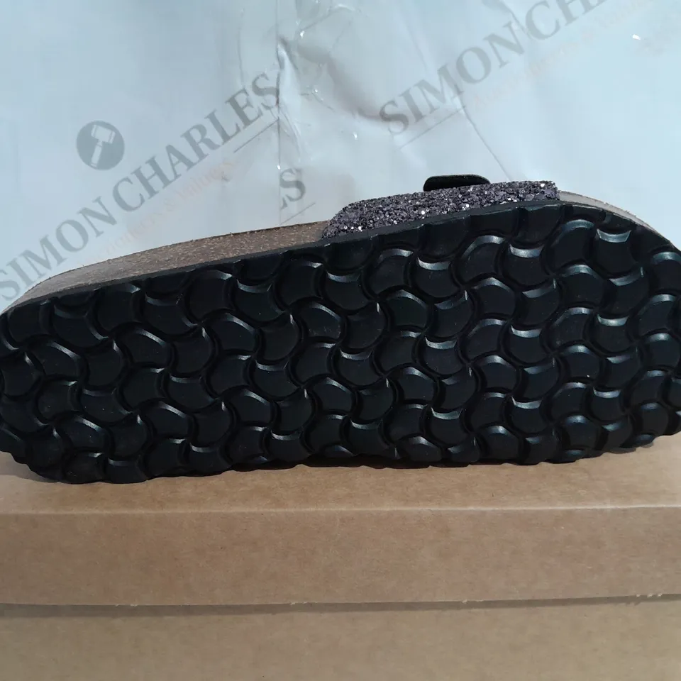 BOXED BONOVA PLATFORM SANDAL - SIZE 6