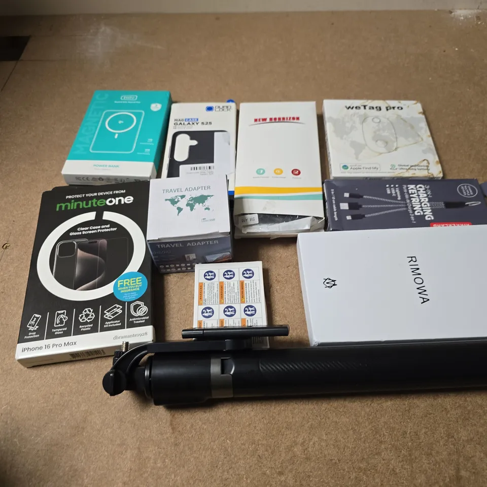 APPROXIMATELY 15 ASSORTED MOBILE PHONE ACCESSORIES TO INCLUDE POWER BANKS, CASES AND CHARGE CABLES