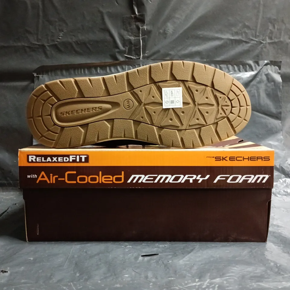 BOXED PAIR OF SKECHERS SHOES IN BROWN SIZE UK 7.5