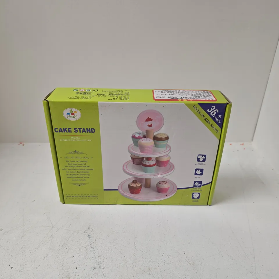 BOXED WOODEN PLAY SET TIERED CAKE STAND WITH CUPCAKES KZ0821
