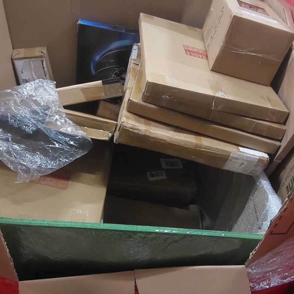 PALLET OF ASSORTED HOUSEHOLD GOODS AND PRODUCTS TO INCLUDE: WOODEN PLAY KITCHEN, HOLLYWOOD MAKEUP MIRROR, TOILET SEAT FRAME, ART PINECONE ECT