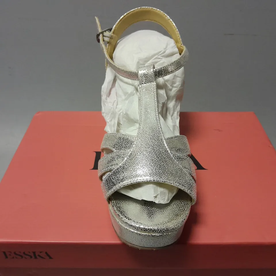 BOXED PAIR OF ESSKA CHARLIE HEELS IN VEGAN SILVER - SIZE 38