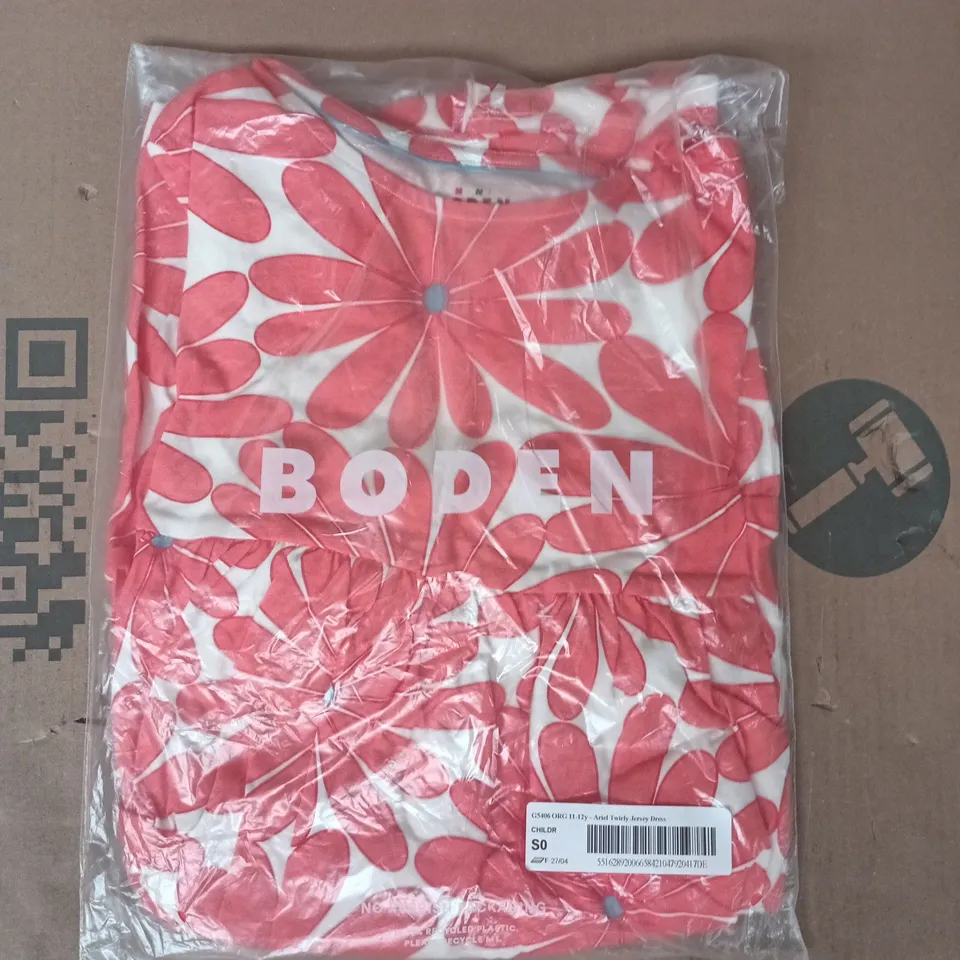 BAGGED BODEN KID'S ARIEL TWIRLY JERSEY DRESS IN IN CORAL/CREAM SIZE 11-12 YEARS