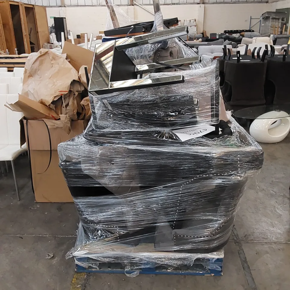 PALLET TO CONTAIN ASSORTED UPHOLSTERED DINING CHAIR PARTS, PRIMARILY SEATS