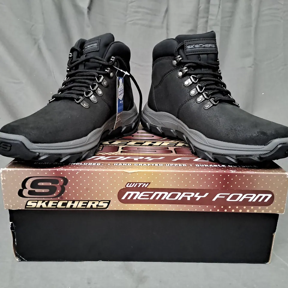BOXED PAIR OF SKECHERS GOODYEAR LACE UP SHOES IN BLACK UK SIZE 7