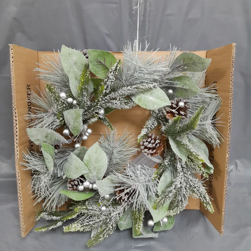 BOXED PINECONE PRE-LIT CHRISTMAS WREATH 45CM