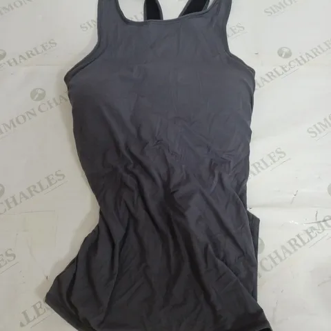 SWEATY BETTY LIGHT GREY SHOULDER STRAP TOP - MEDIUM