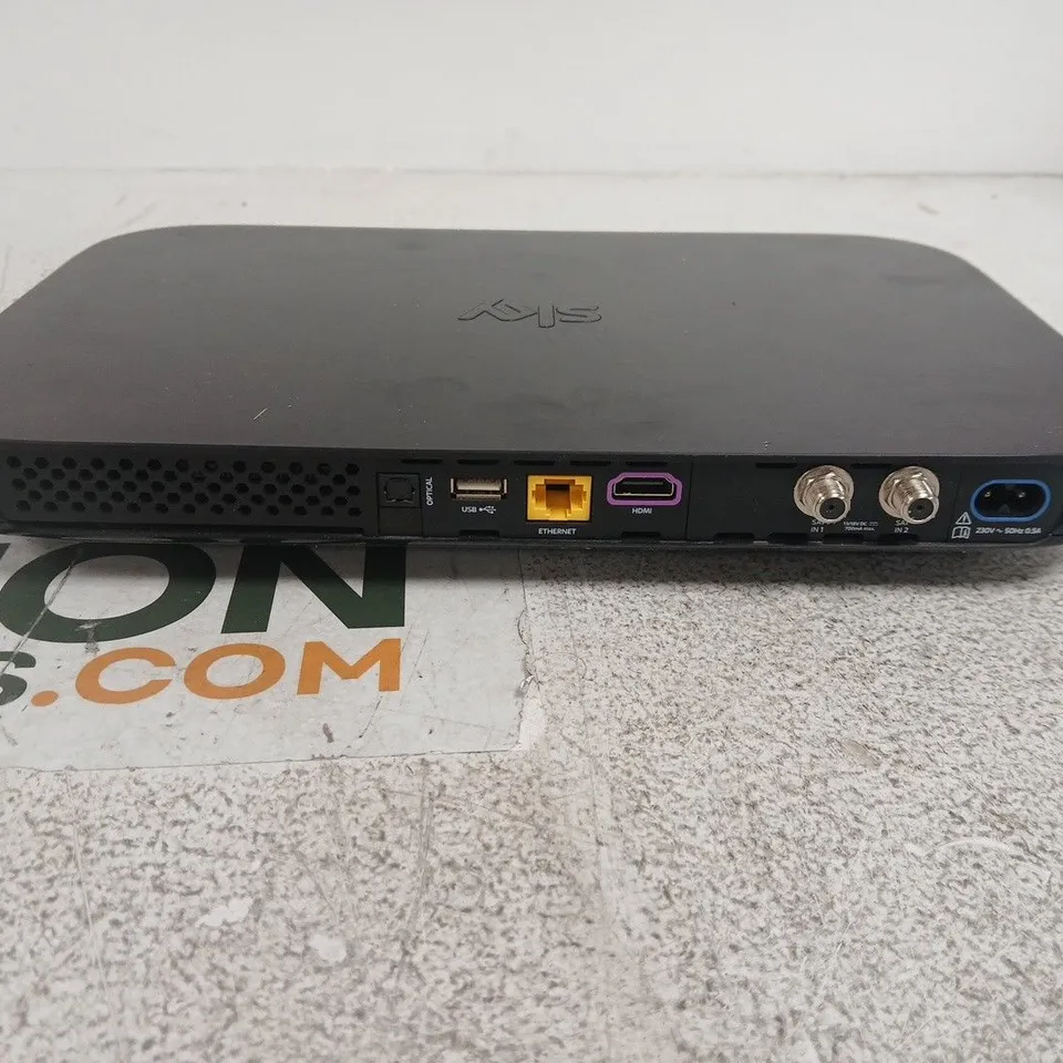 SKY 1TB SET-TOP BOX (ES340A-D8) BOXED WITH PLUG AND REMOTE CONTROL