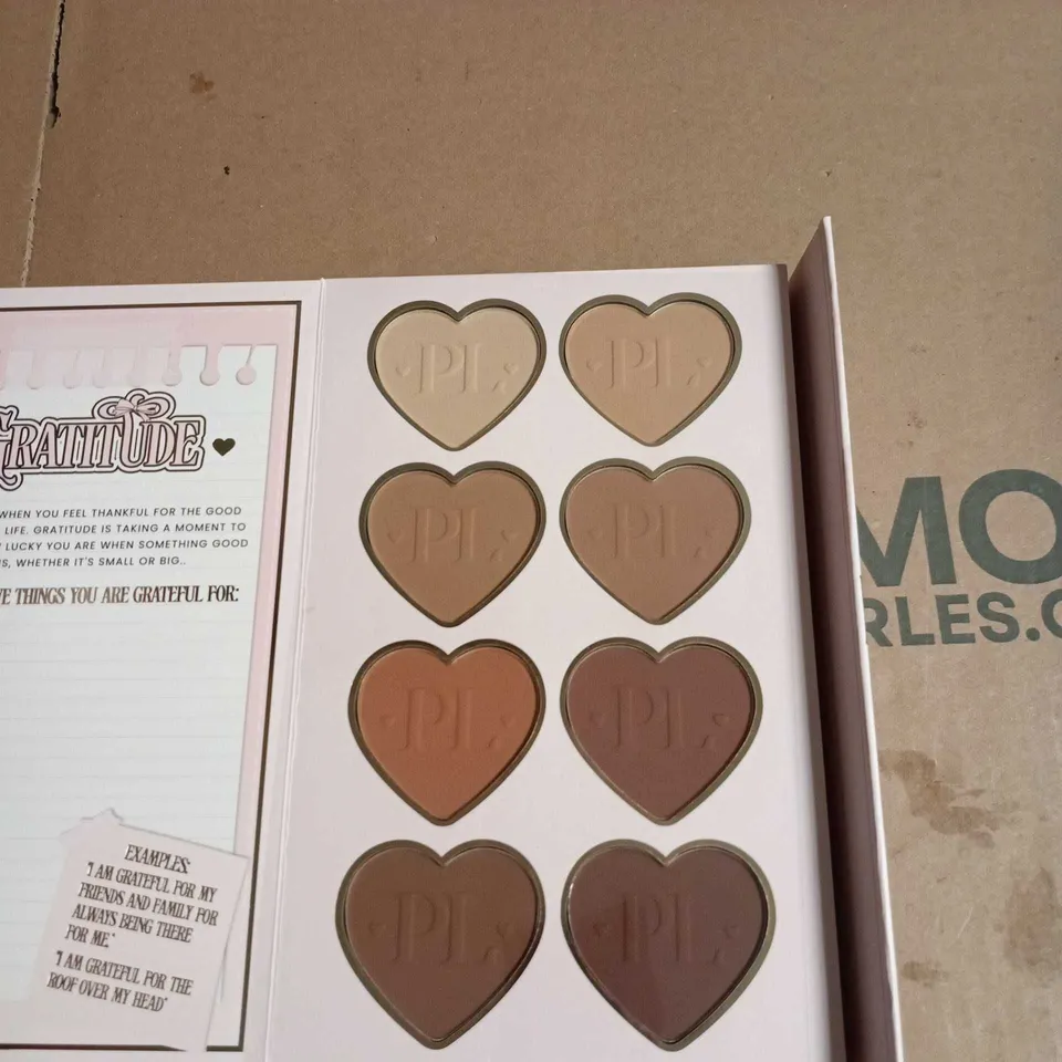 P LOUISE MINI ME MAKEUP GIFT SET – 16‑PAN EYESHADOW PALETTE + 9‑HEART BLUSH PALETTE