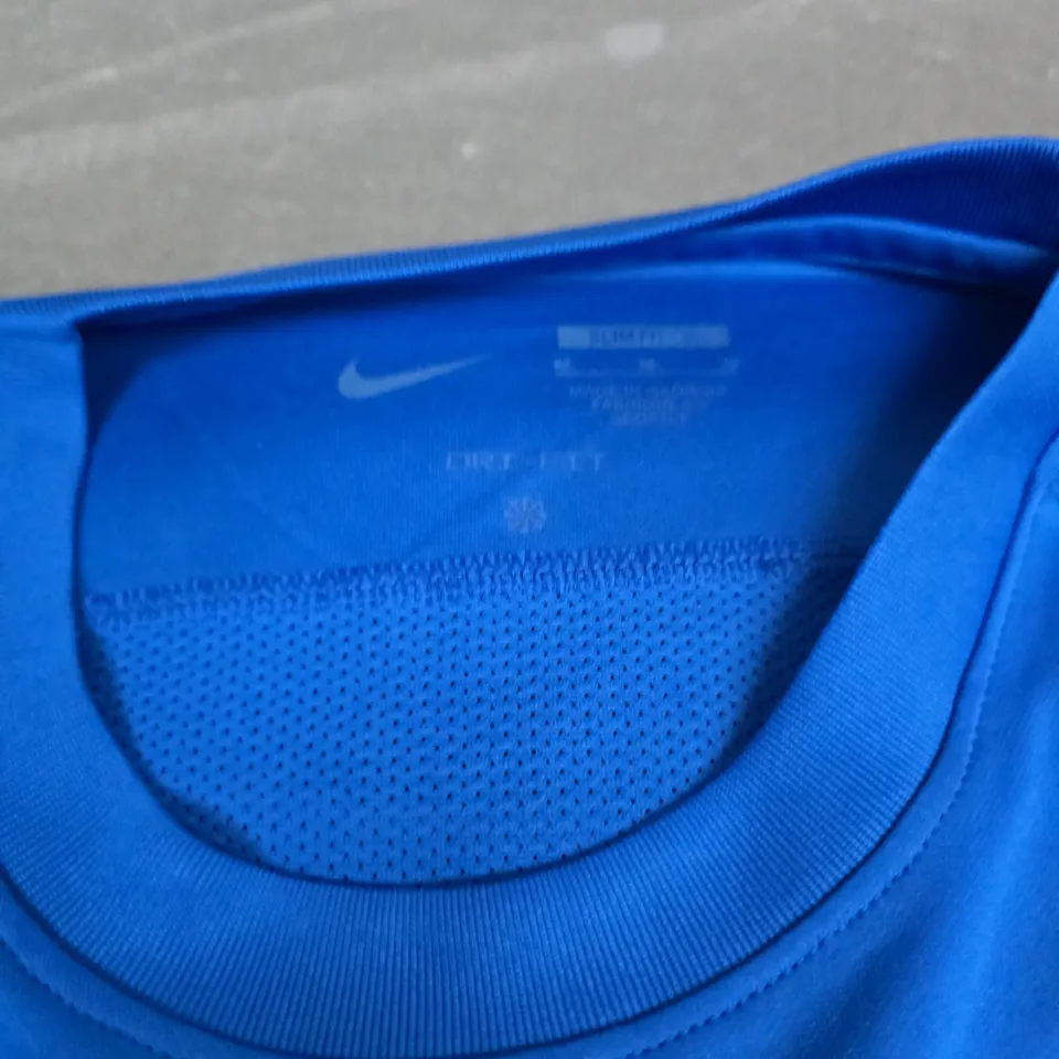 NIKE DRI-FIT TOP IN BLUE - MEDIUM