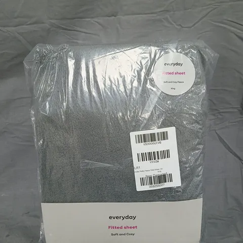TEDDY FLEECE FITTED SHEET IN GREY - KING