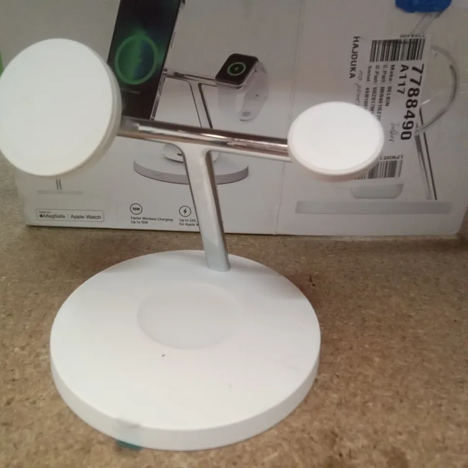 BOXED BELKIN 3 IN 1 WIRELESS CHARGING STAND WITH MAGSAFE