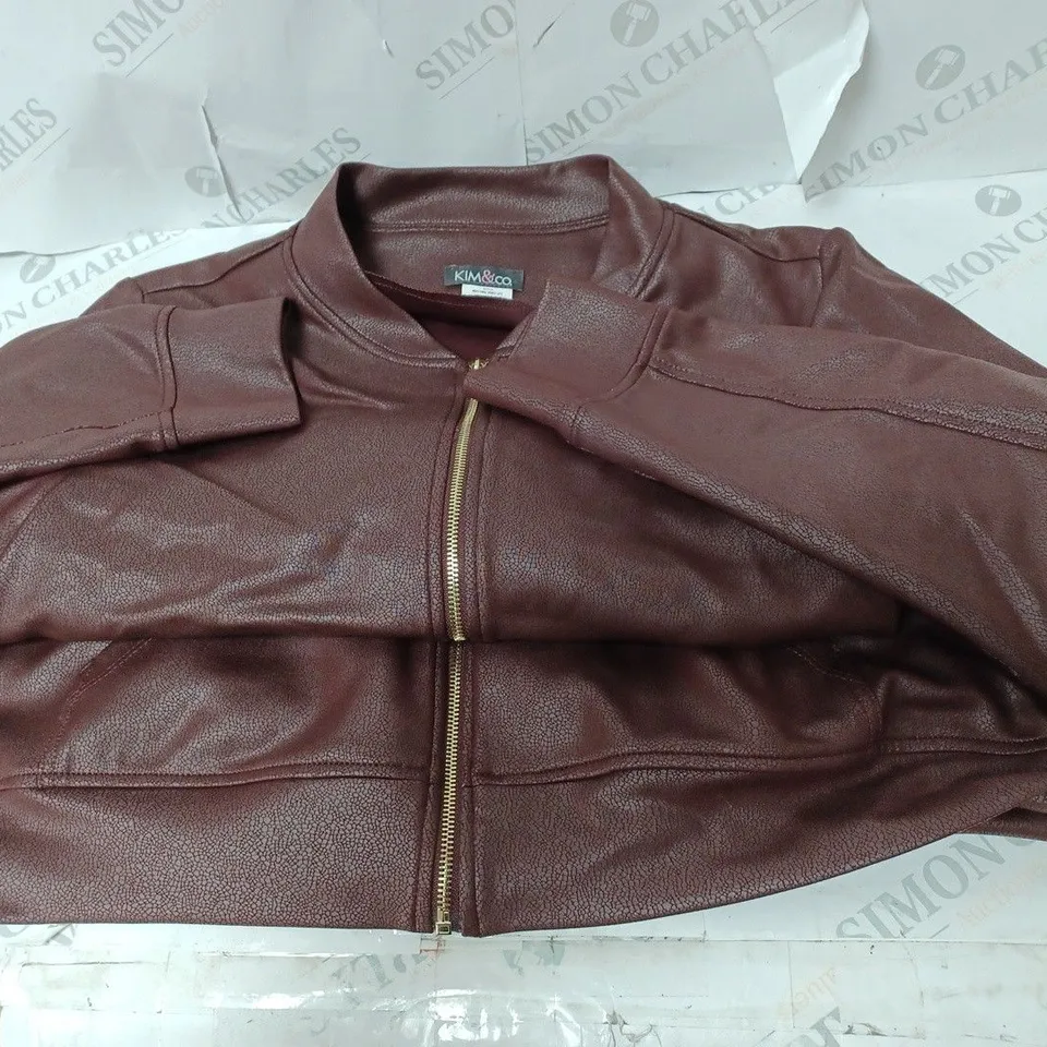 APPROXIMATELY 10 CLOTHING INCLUDING: LEATHER STYLE JUMPERS BY KIM AND CO (ALL OF DIFFERENT SIZES AND COLOURS)