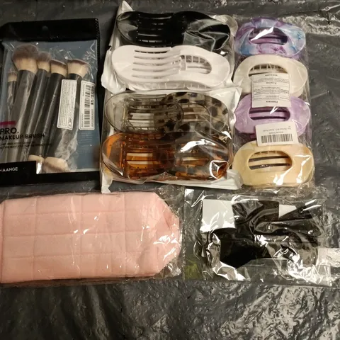 LOT OF ASSORTED HEALTH AND BEAUTY ITEMS TO INCLUDE MAKE-UP BRUSHES, AIR CLIPS AND MAKE UP POUCH